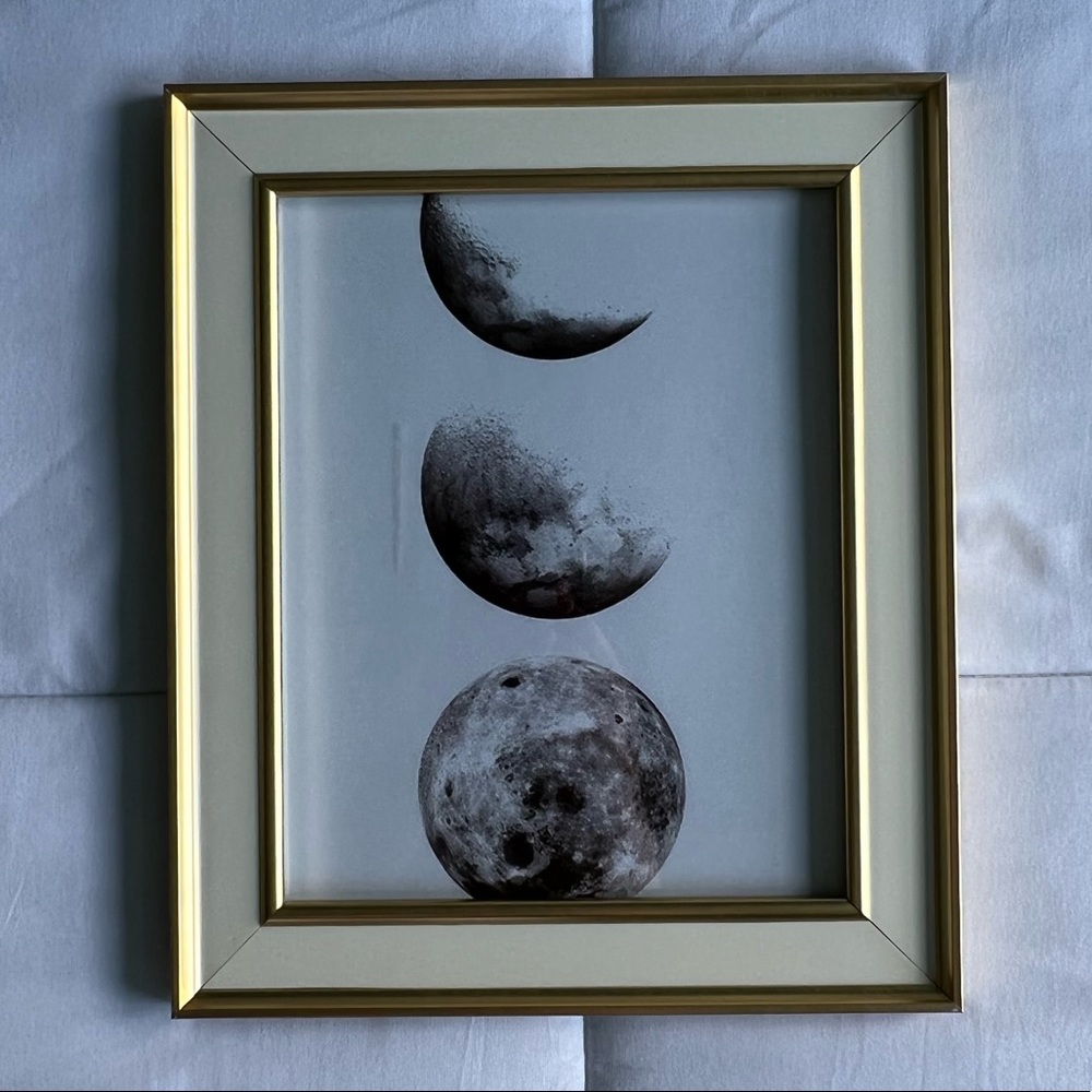 8 x 10 White & Gold Picture Frame